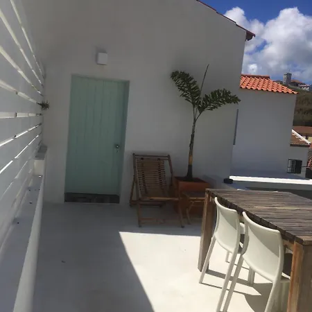 Baia Caldeirinhas Horta (Azores)